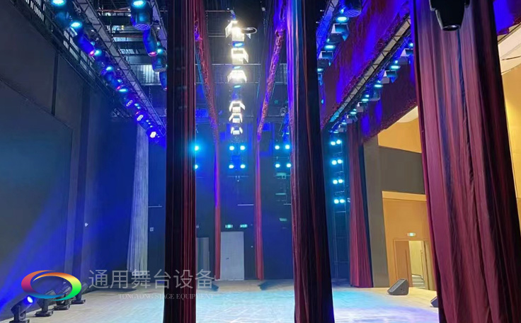 專業(yè)●專注●專心 供應(yīng)舞臺(tái)機(jī)械、舞臺(tái)阻燃幕布、舞臺(tái)燈光影響等相關(guān)產(chǎn)品，用心服務(wù)顧客！